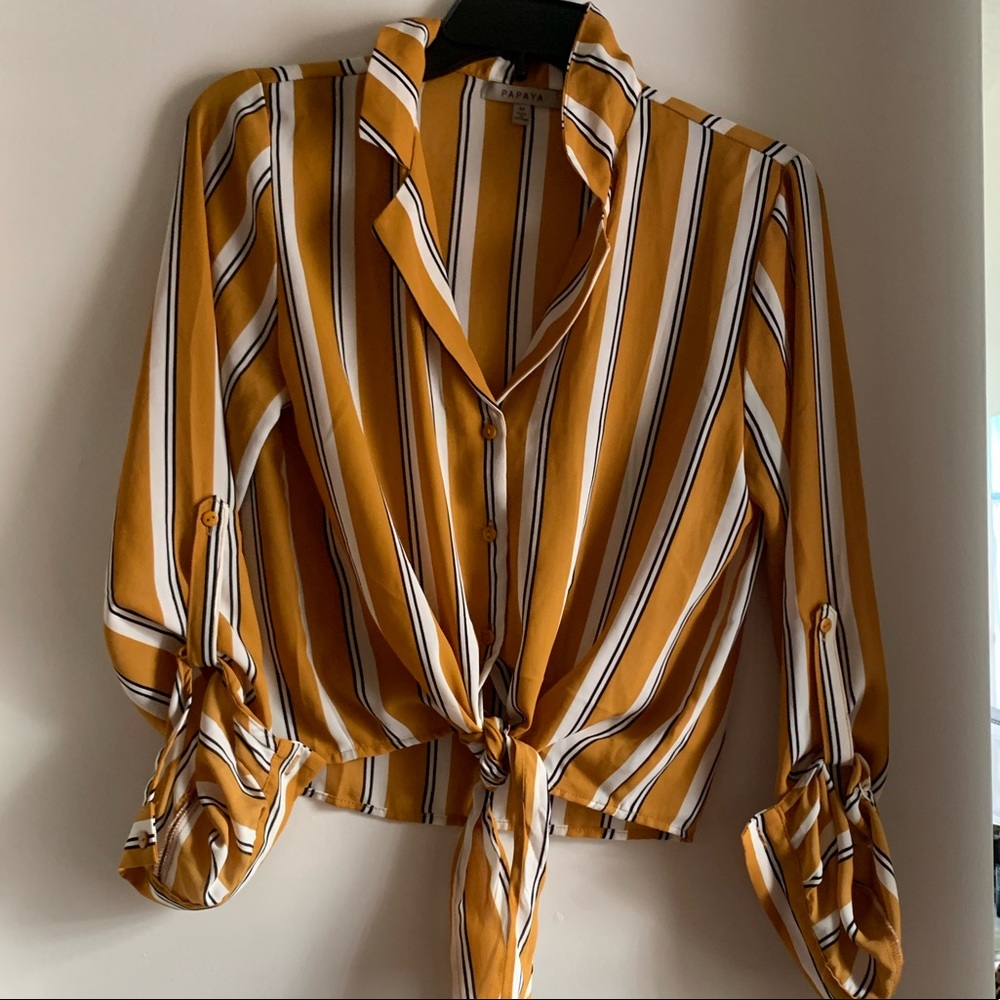 💙 3/20 Tie front blouse